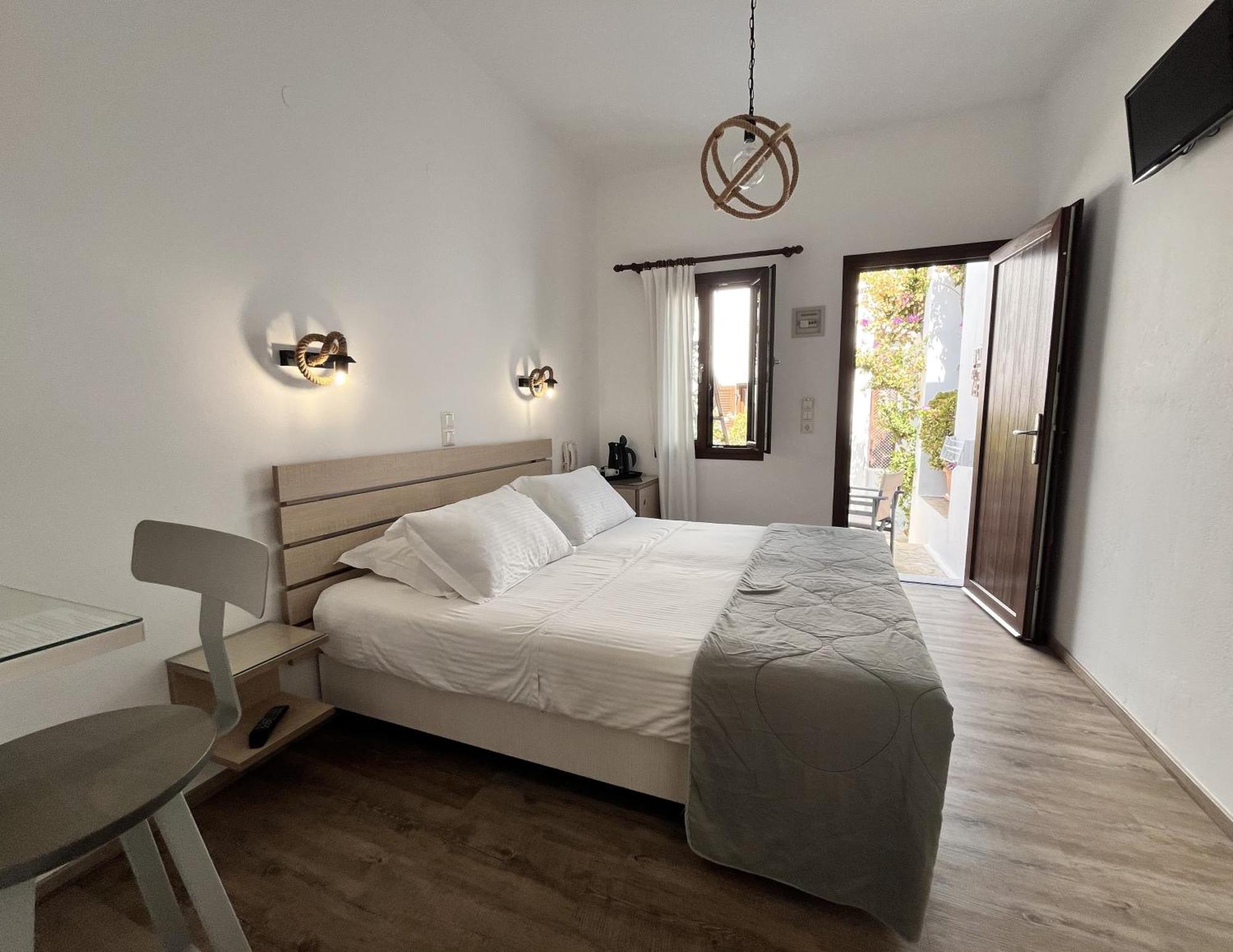 Christina Hotel Naoussa Zimmer foto